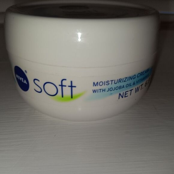 Nivea Soft Moisturizing Cream for Face, Hands and Body 6.8oz - Picture 4 of 7